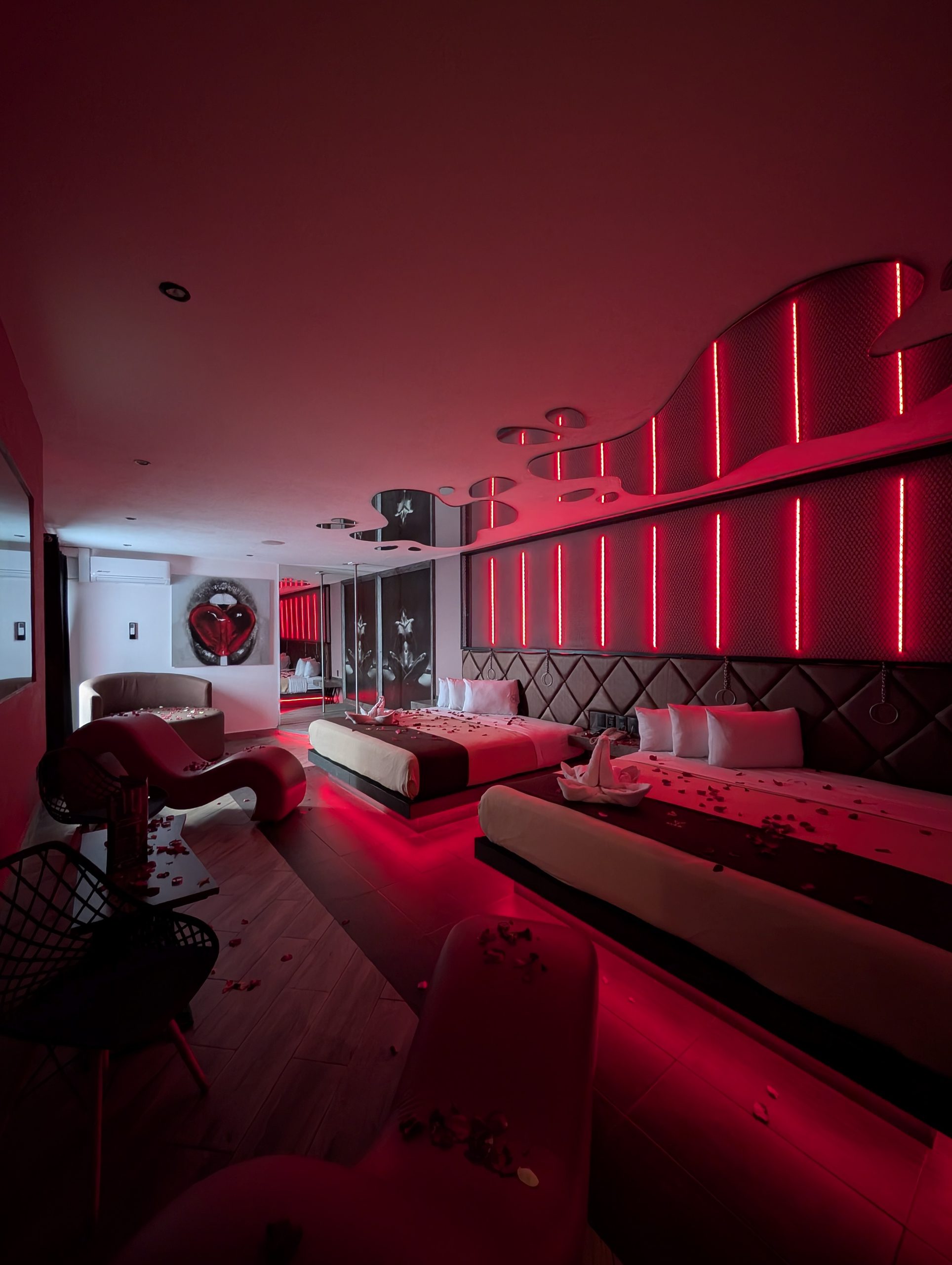 Habitación Cama Doble con iluminación nocturna