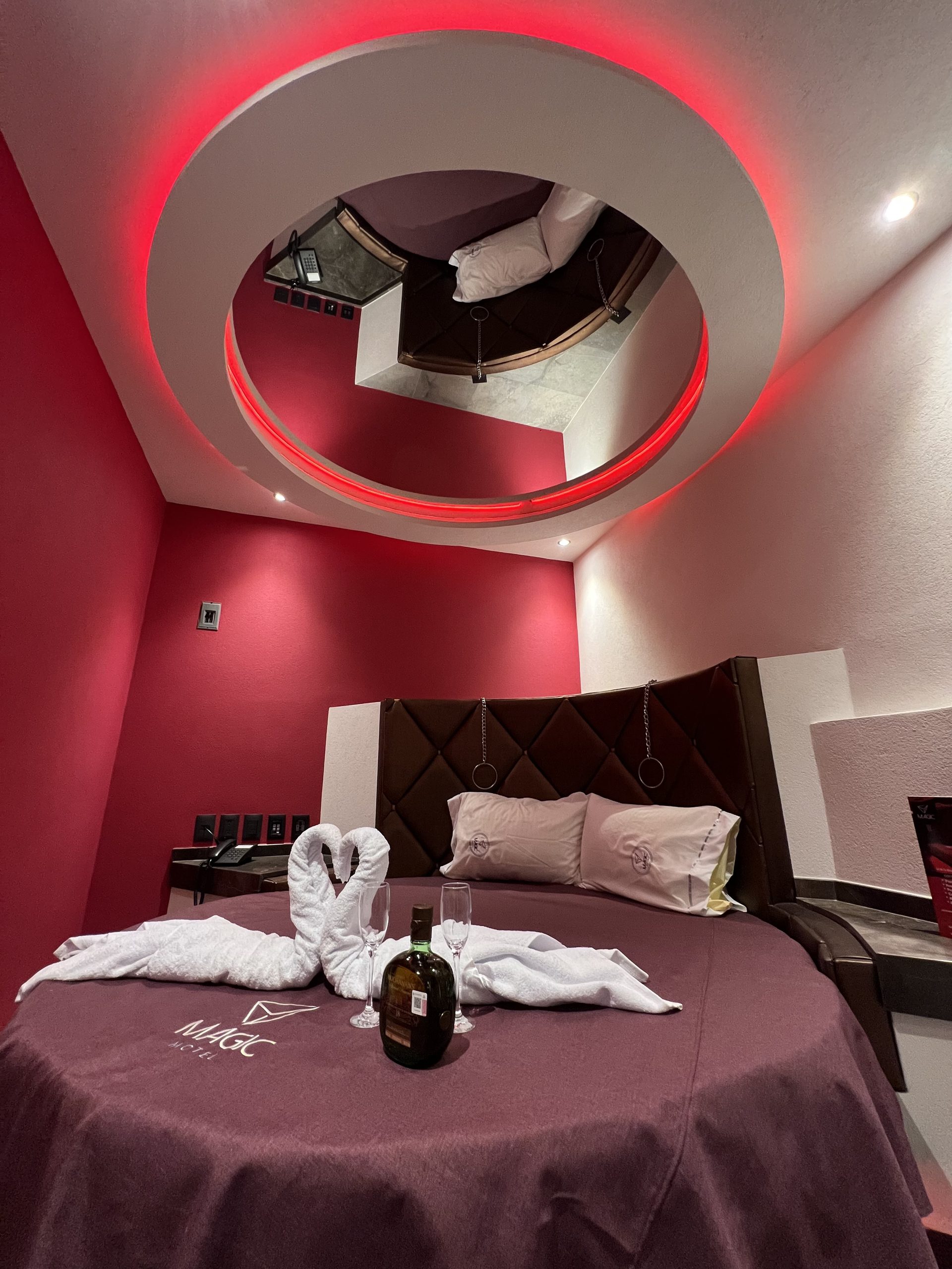 Habitación Cama Redonda en Instagram